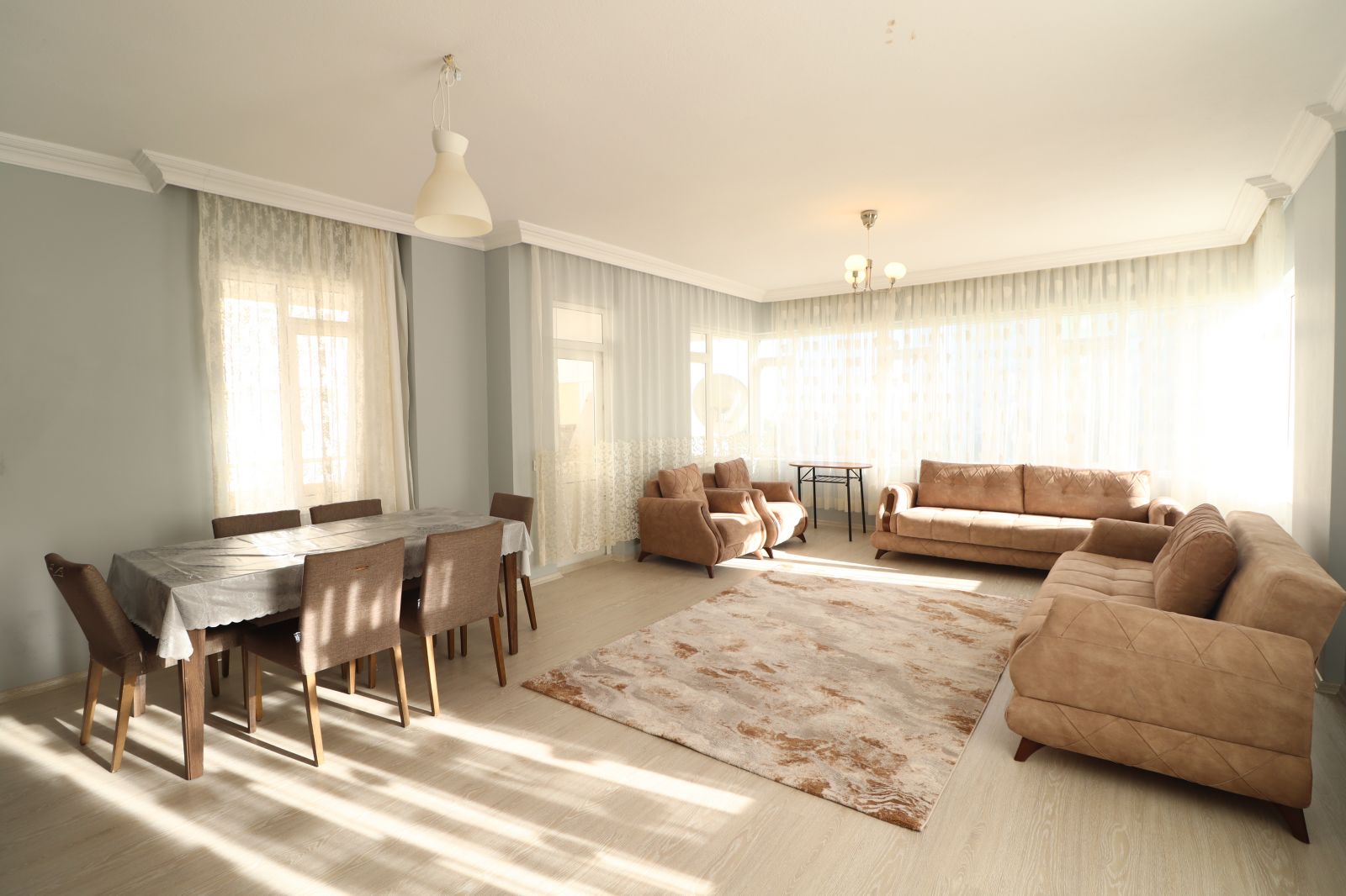 Liman Mahallesinde Site İçi Havuzlu Eşyalı 3+1 Kiralık Daire